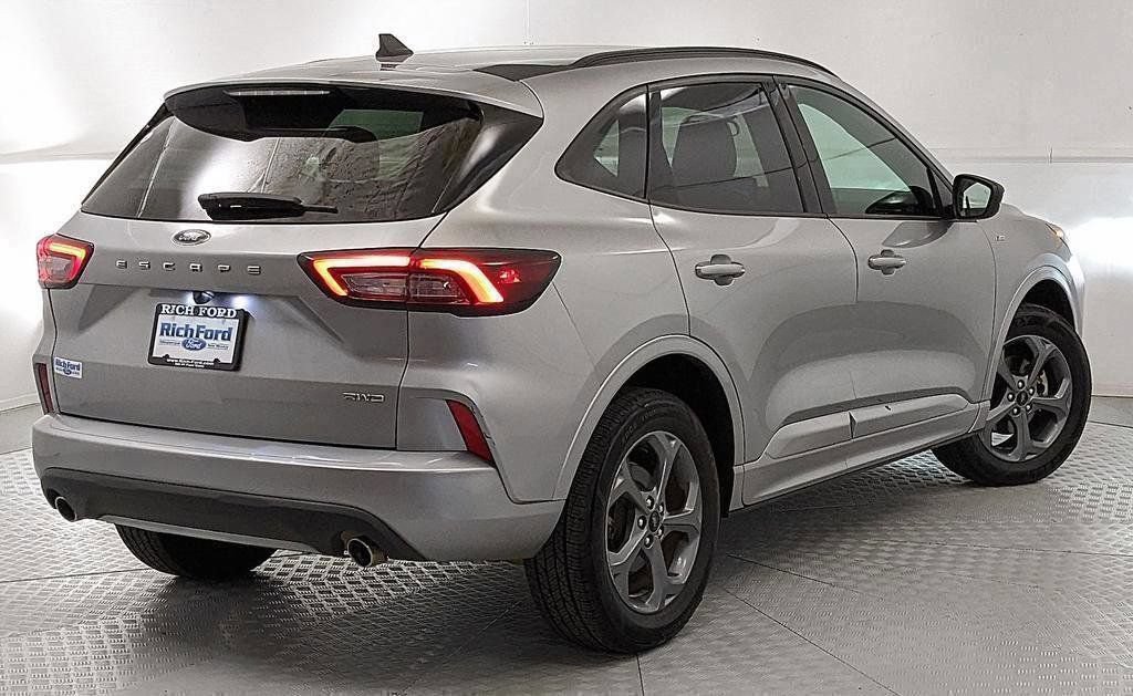 Certified 2024 Ford Escape ST-Line AWD/4WD image 2