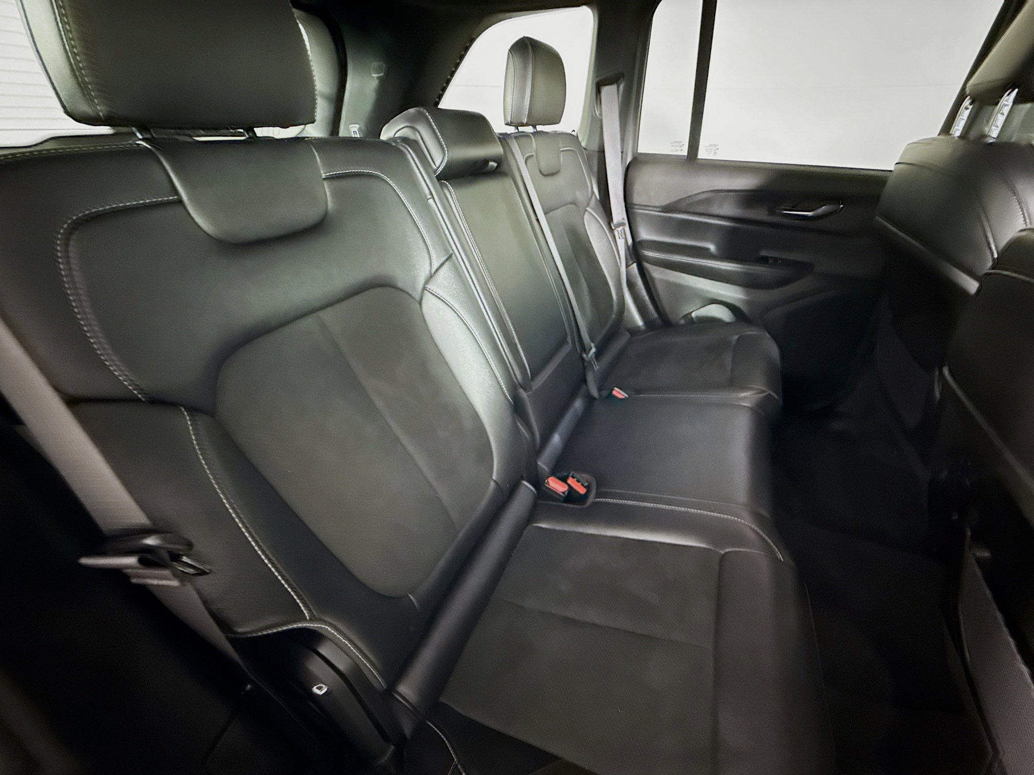 Used 2024 Jeep Grand Cherokee Altitude image 33