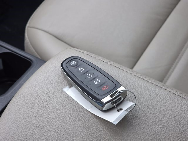 Used 2019 Ford Escape Titanium AWD/4WD image 36