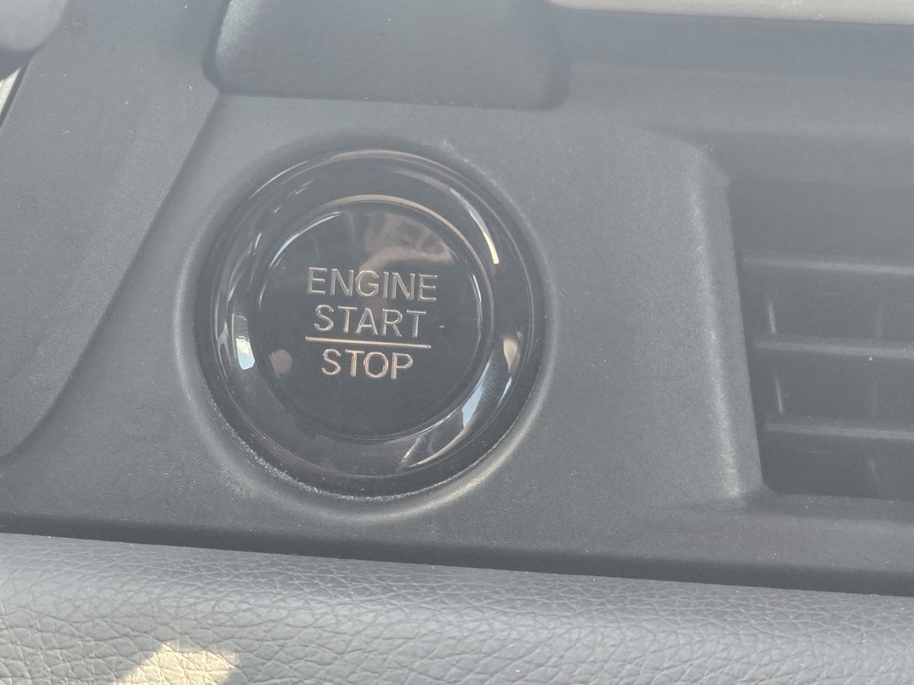Used 2024 Honda Pilot EX-L image 21