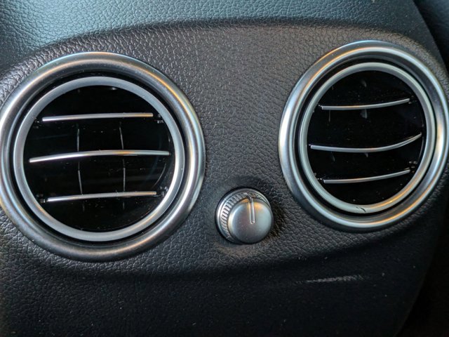 Used 2020 Mercedes-Benz GLC 300 4MATIC image 18