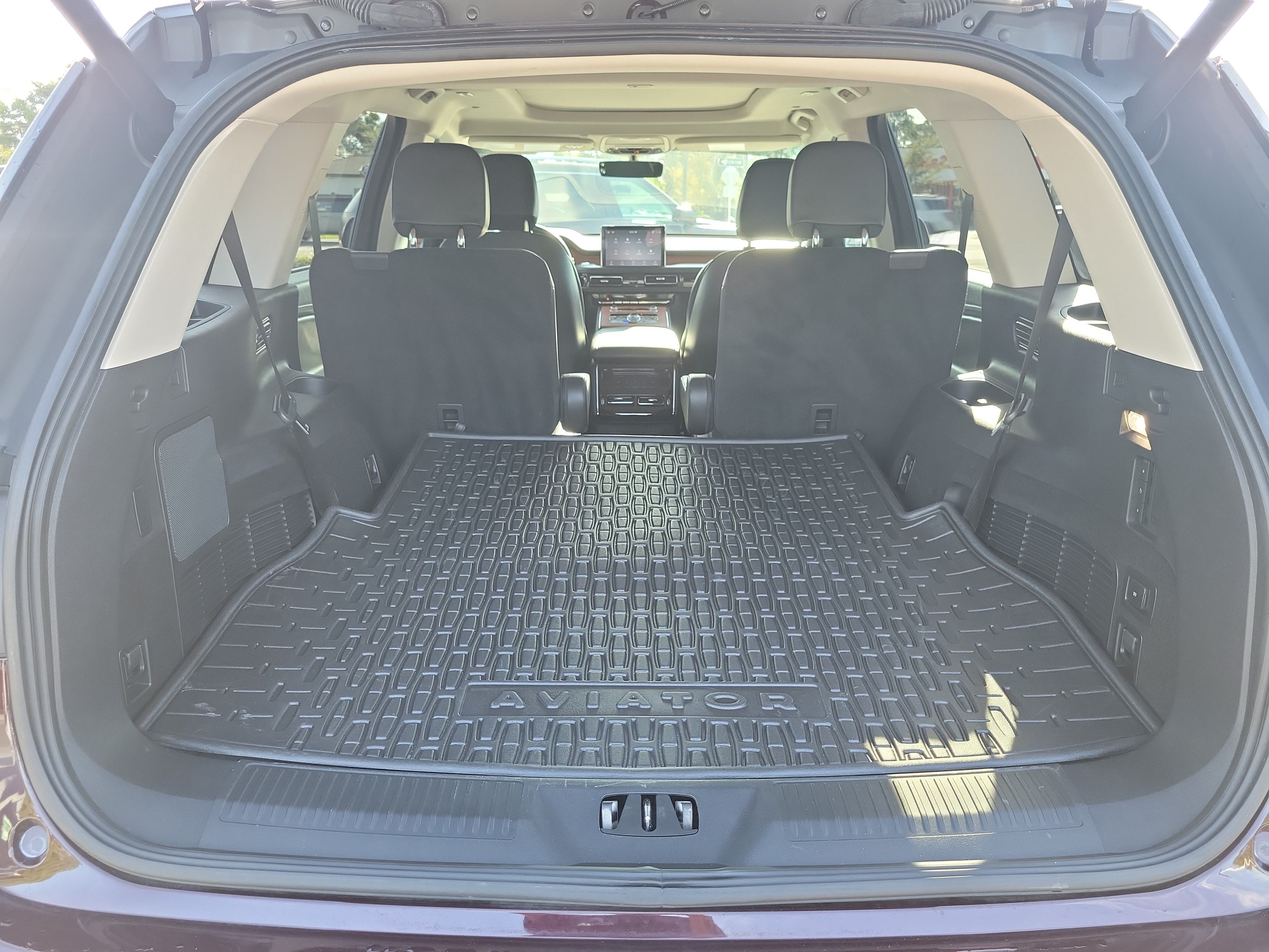 Used 2024 Lincoln Aviator Reserve w/ Equipment Group 201A RWD image 13