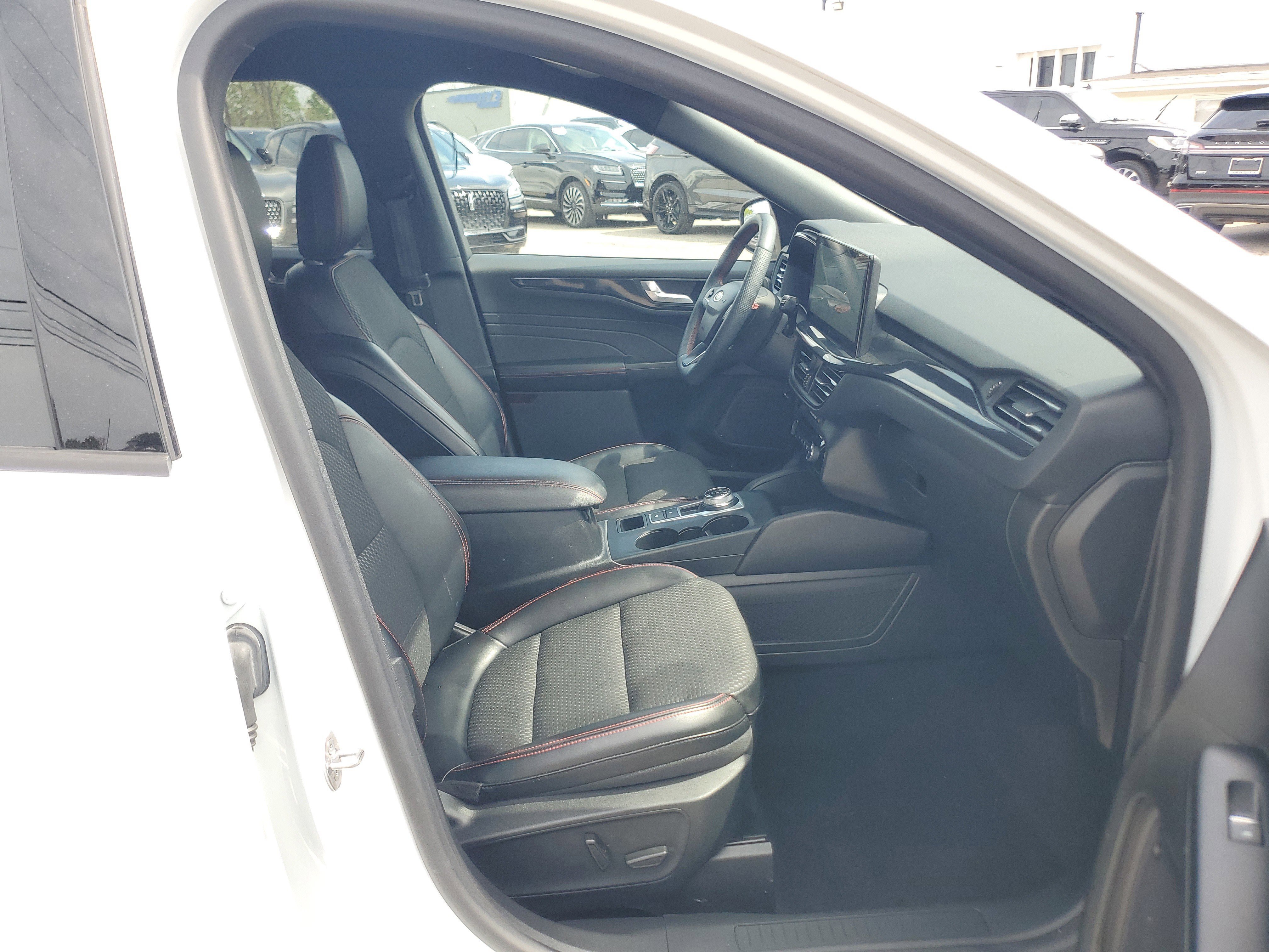 Used 2023 Ford Escape ST-Line Select w/ Tech Pack #2 AWD/4WD image 9