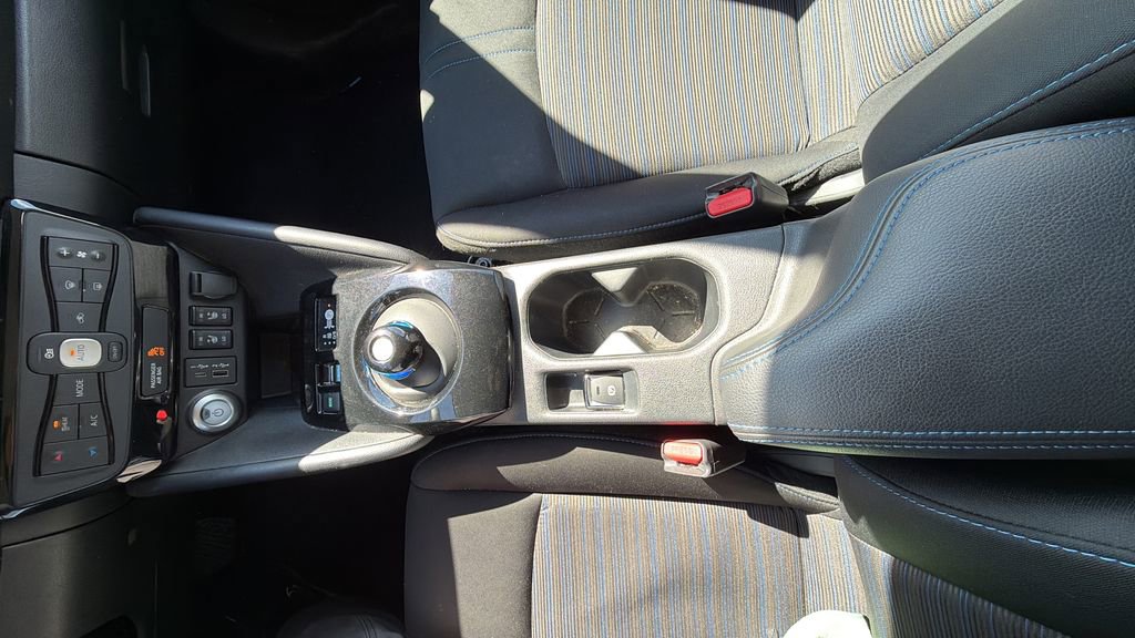 Used 2025 Nissan Leaf SV Plus image 23