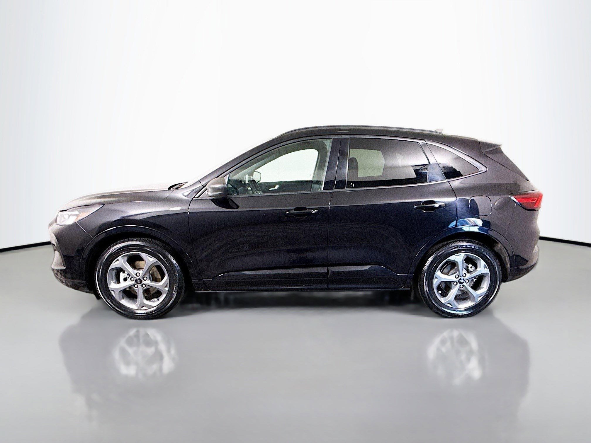 Used 2023 Ford Escape ST-Line image 6