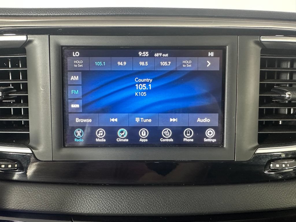 Used 2018 Chrysler Pacifica Touring-L FWD image 14
