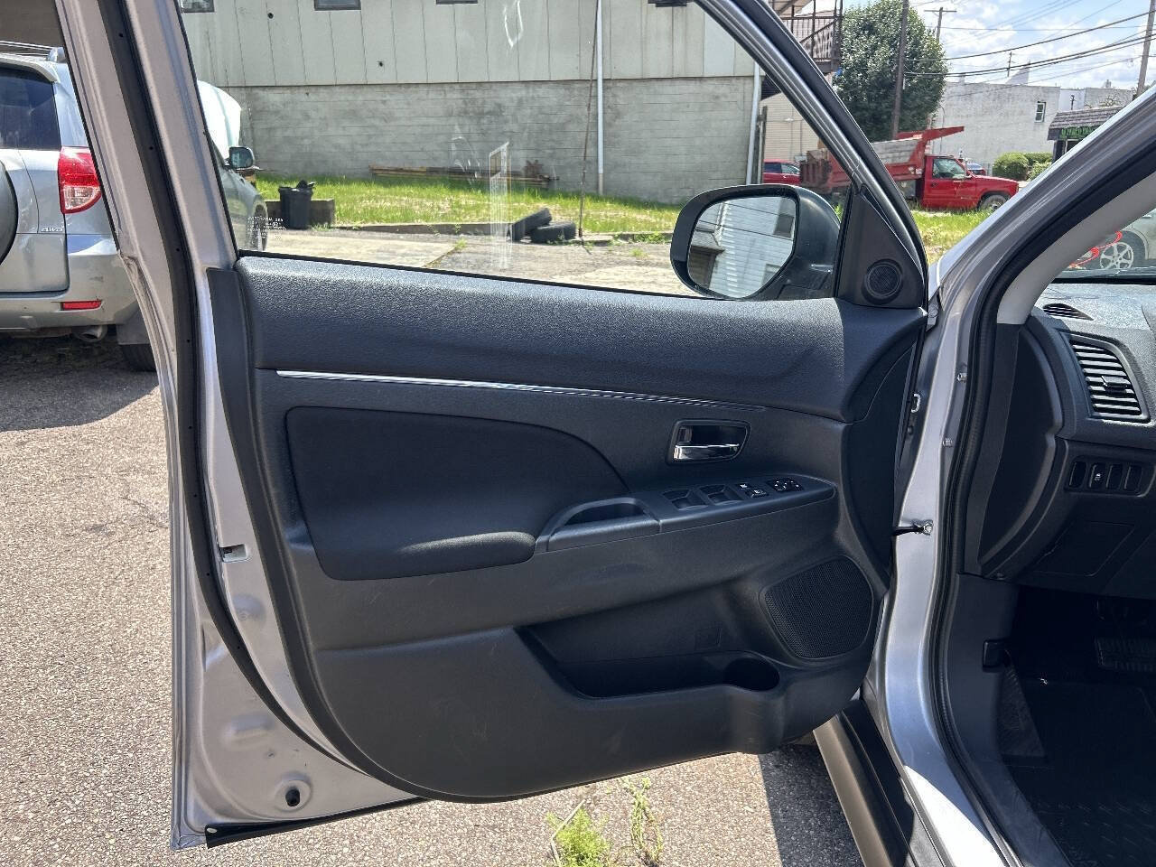 Used 2016 Mitsubishi Outlander Sport SE AWD/4WD image 14