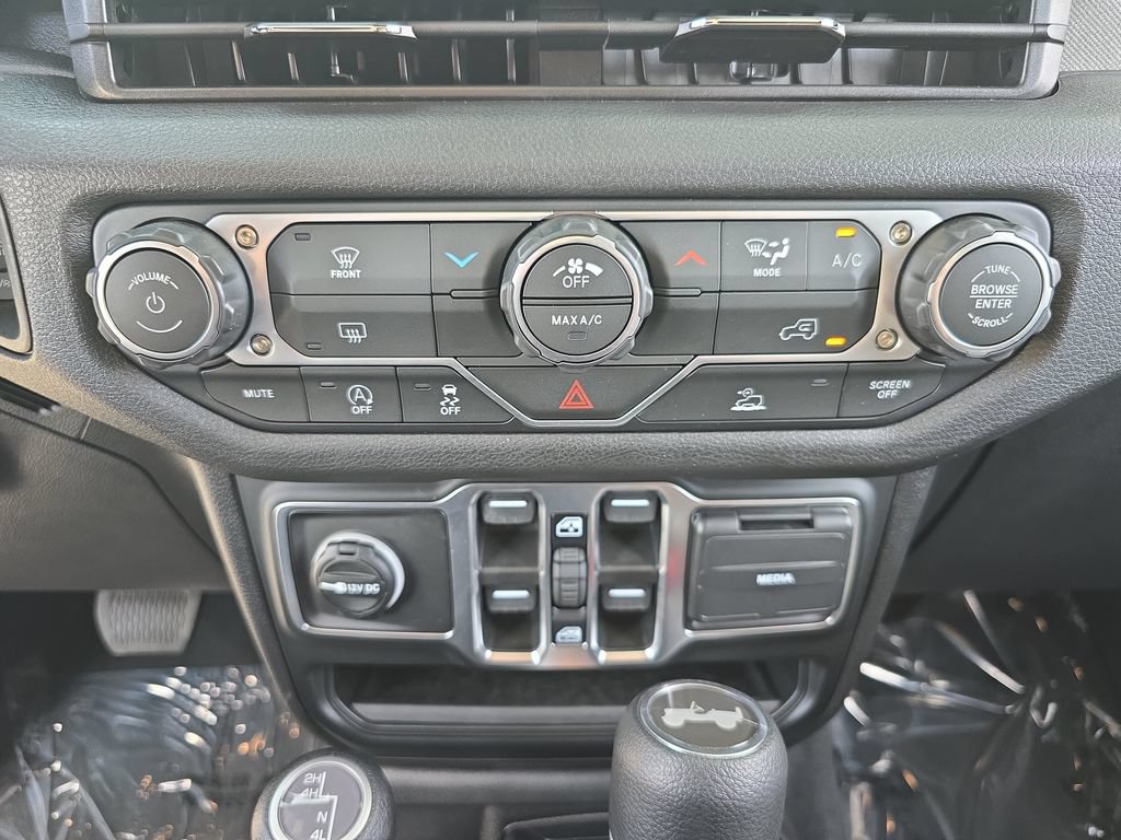 Used 2026 Jeep Wrangler Unlimited Sport AWD/4WD image 25