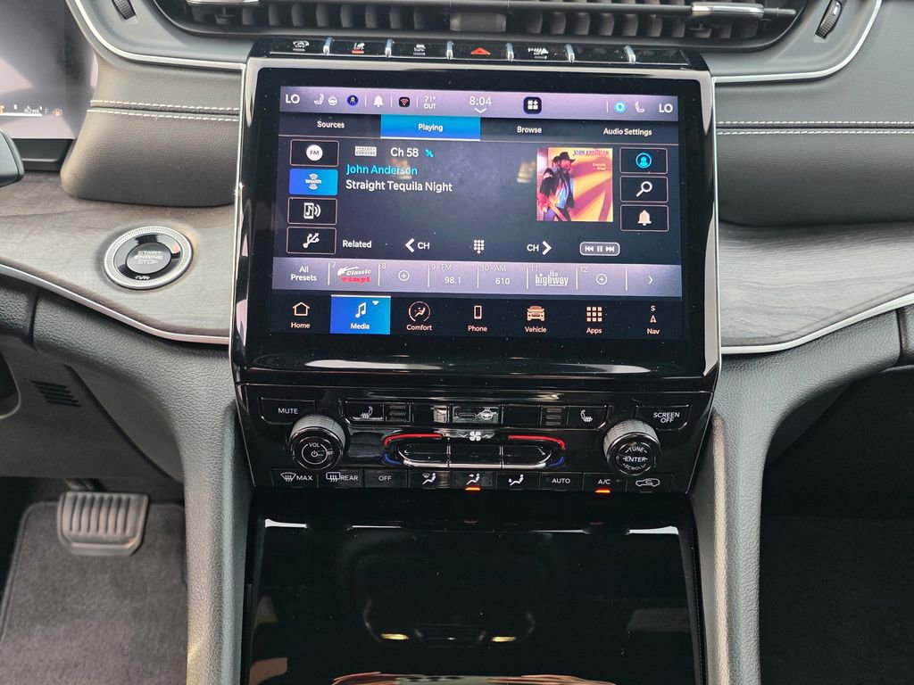 Used 2024 Jeep Grand Cherokee L Limited w/ Black Appearance Package image 21