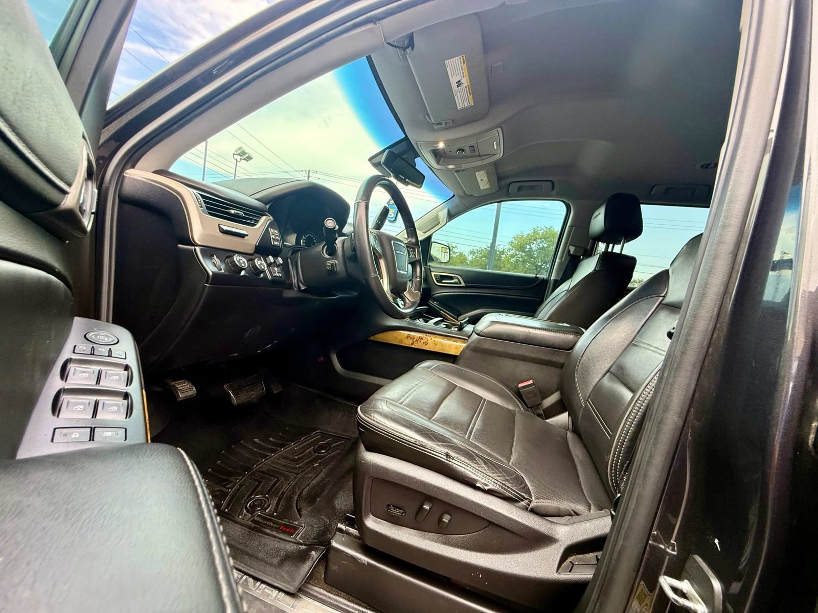 Used 2017 GMC Yukon XL Denali AWD/4WD image 6