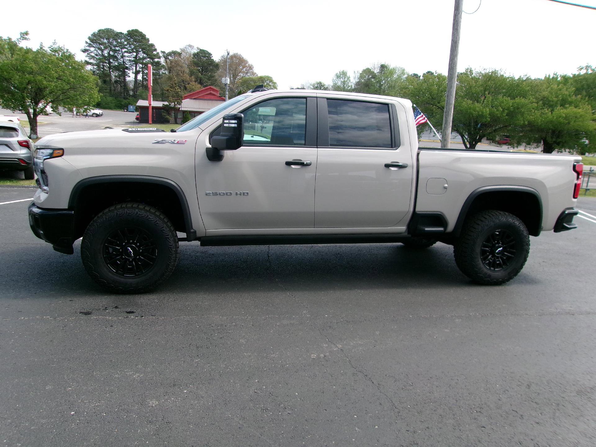 New 2026 Chevrolet Silverado 2500 ZR2 image 8