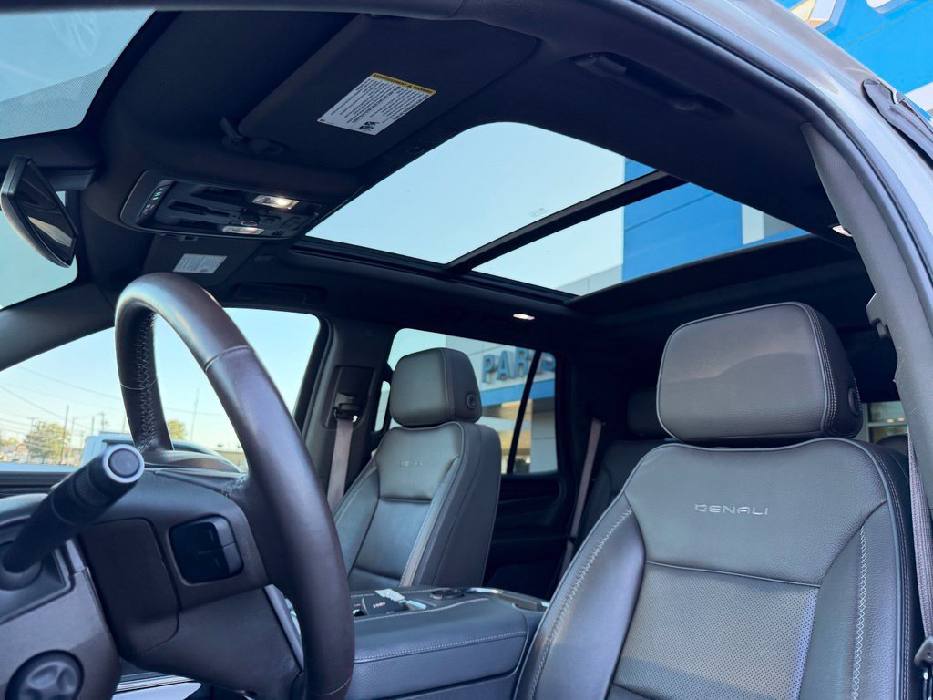 Used 2022 GMC Yukon Denali RWD image 17