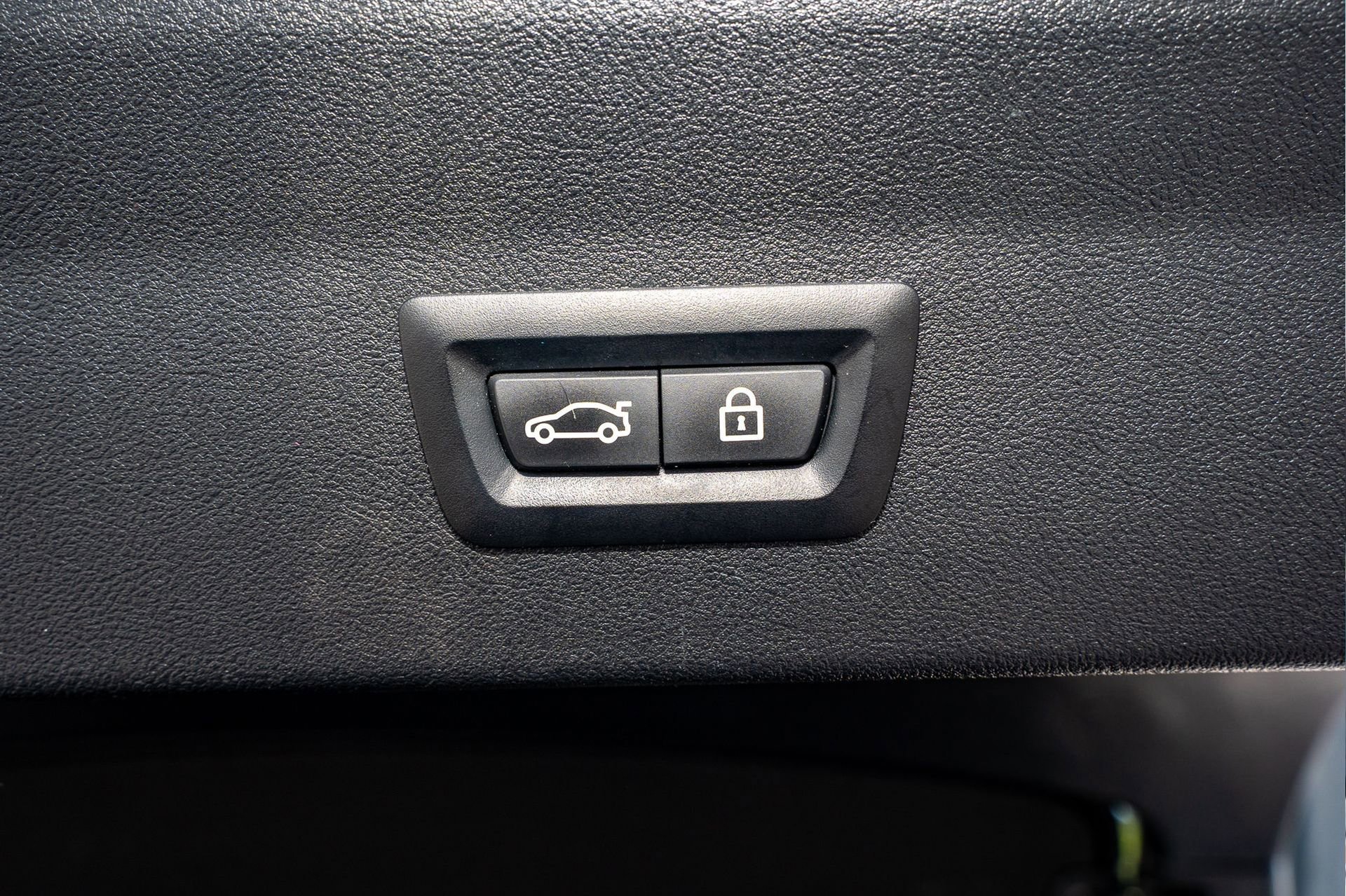 Used 2023 BMW X4 M40i w/ Premium Package image 8