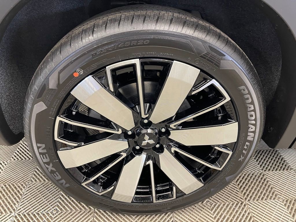 New 2025 Mitsubishi Outlander SE image 37