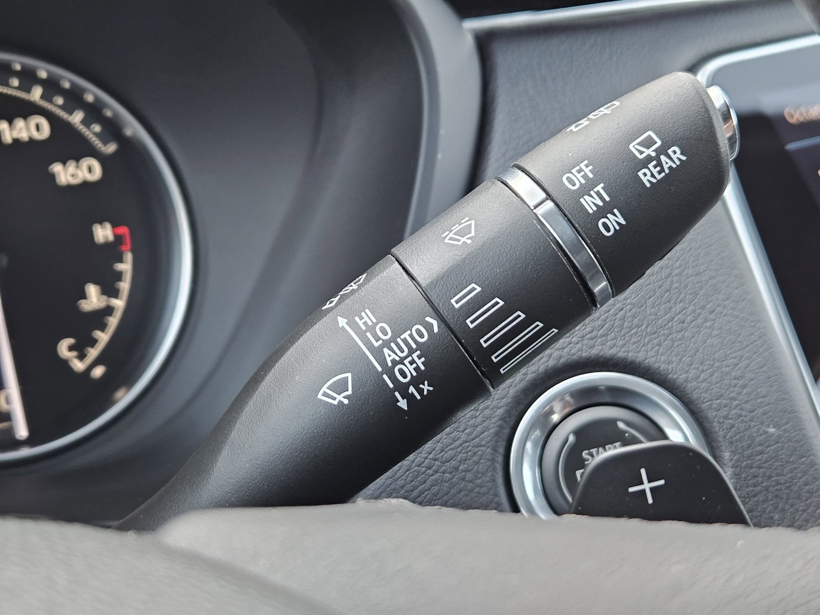 Certified 2023 Cadillac XT4 Premium Luxury w/ Driver Assist Package image 28