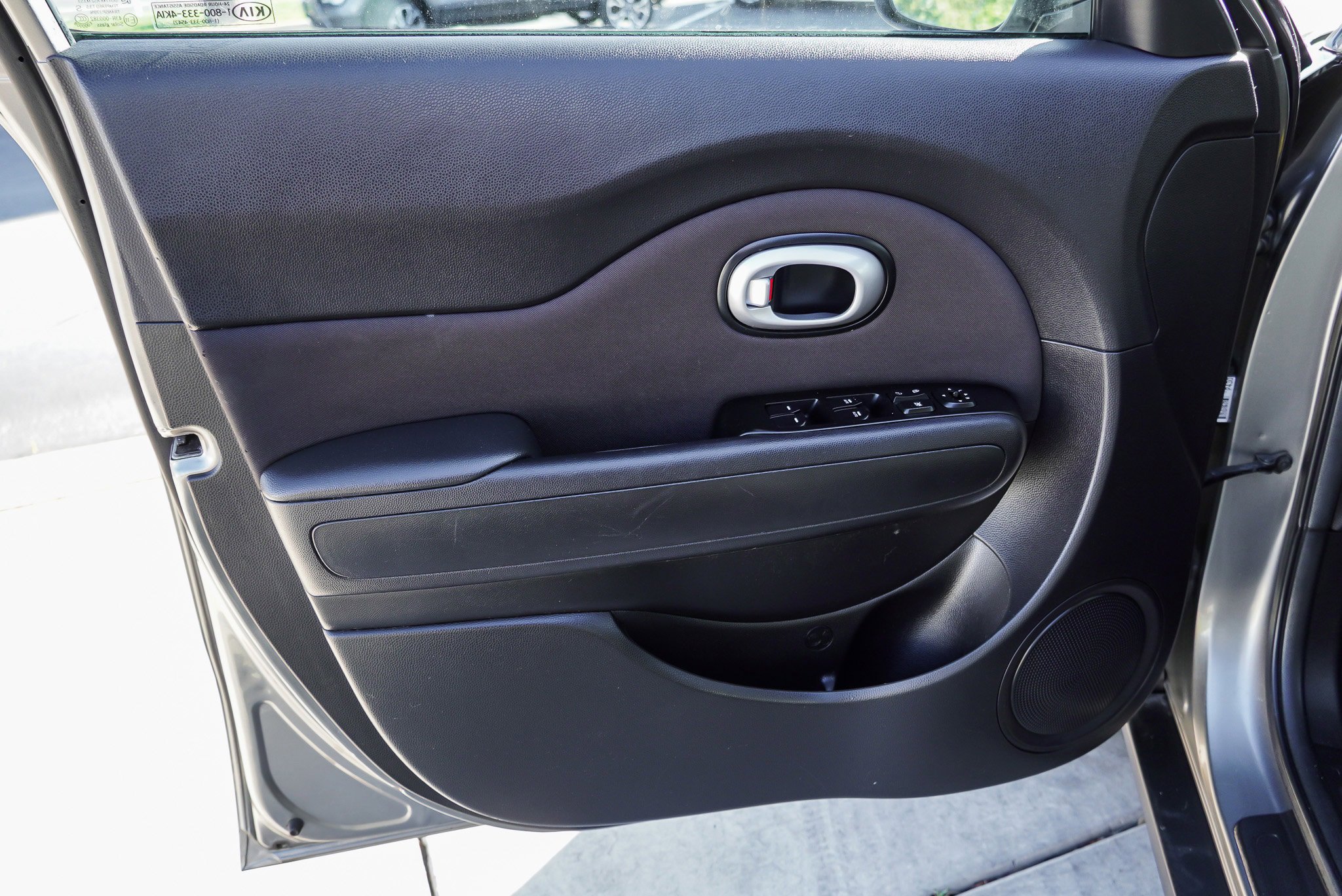 Used 2016 Kia Soul + FWD image 19