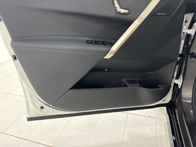 Used 2025 BMW iX xDrive50 w/ Sport Package image 10