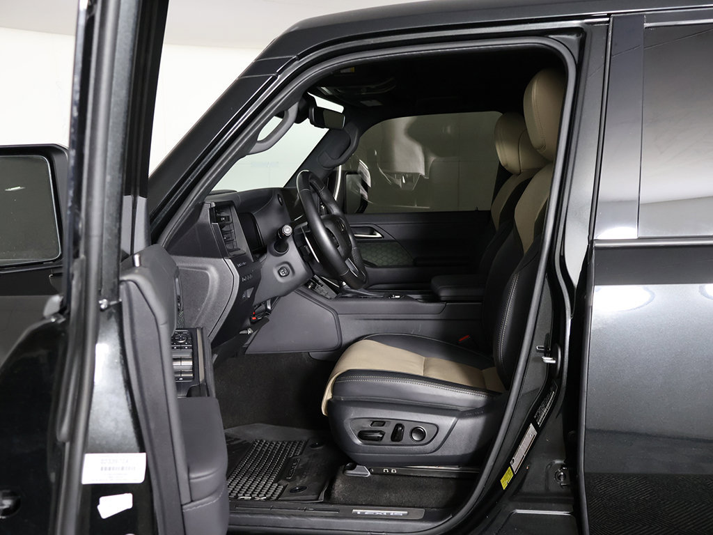 Used 2024 Lexus GX 550 AWD/4WD image 32