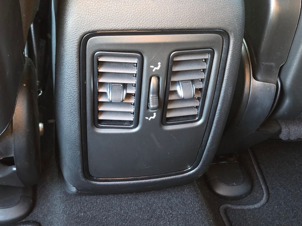 Used 2025 Dodge Durango R/T AWD/4WD image 16