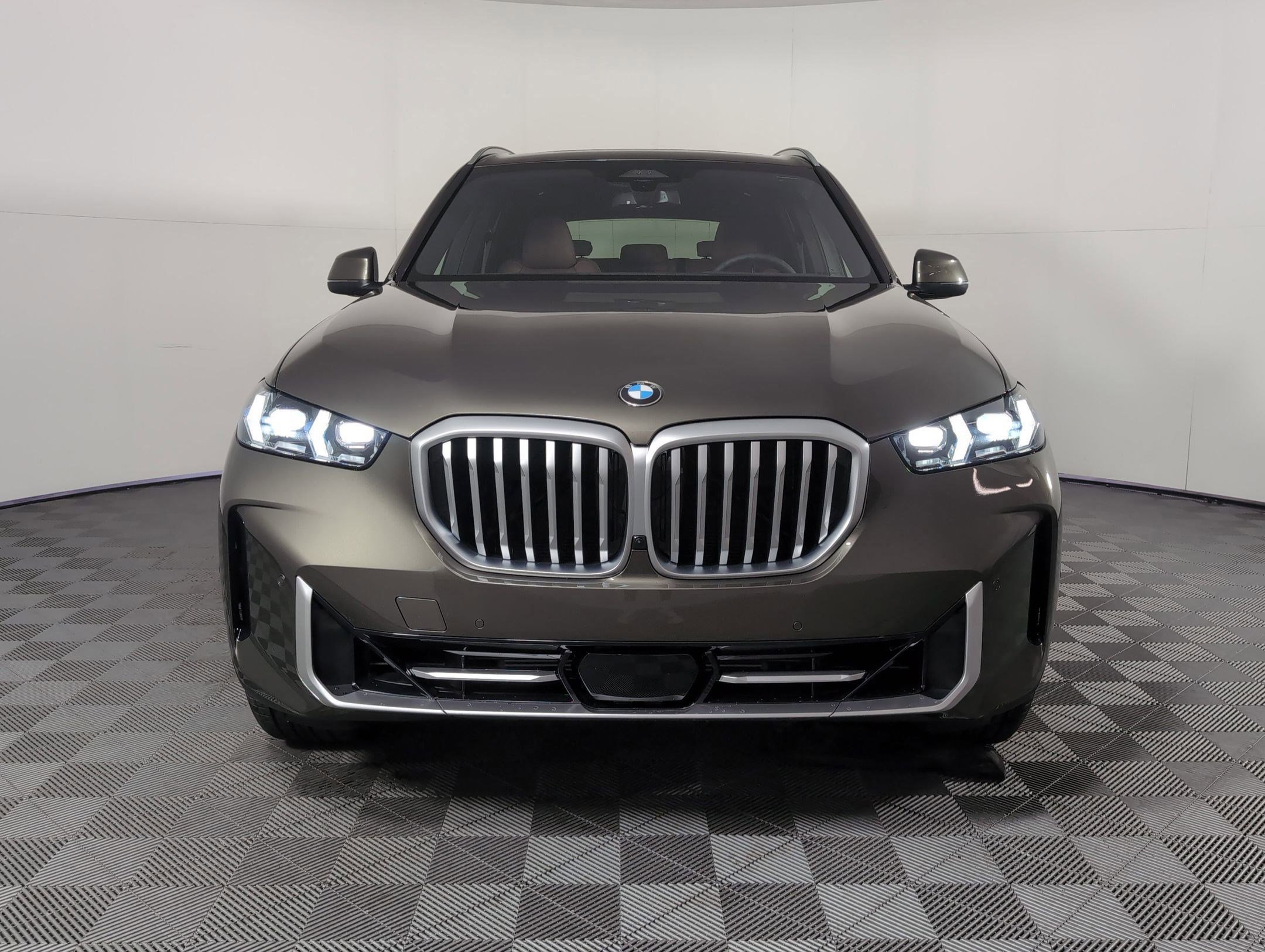 Used 2026 BMW X5 sDrive40i w/ Premium Package image 5