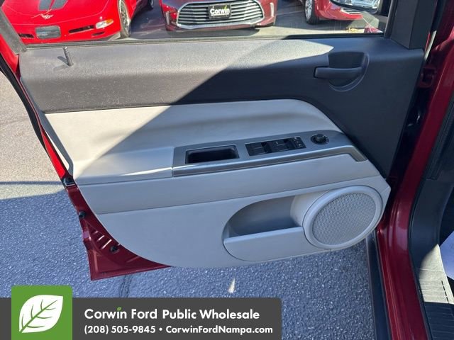 Used 2007 Jeep Compass Sport image 12