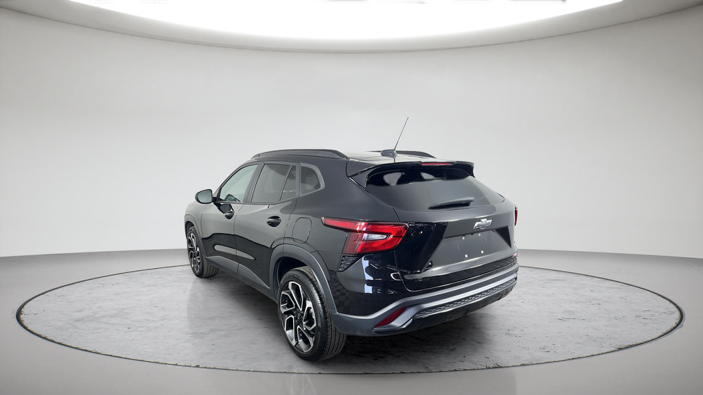 Used 2024 Chevrolet Trax RS w/ Sunroof Package FWD image 9
