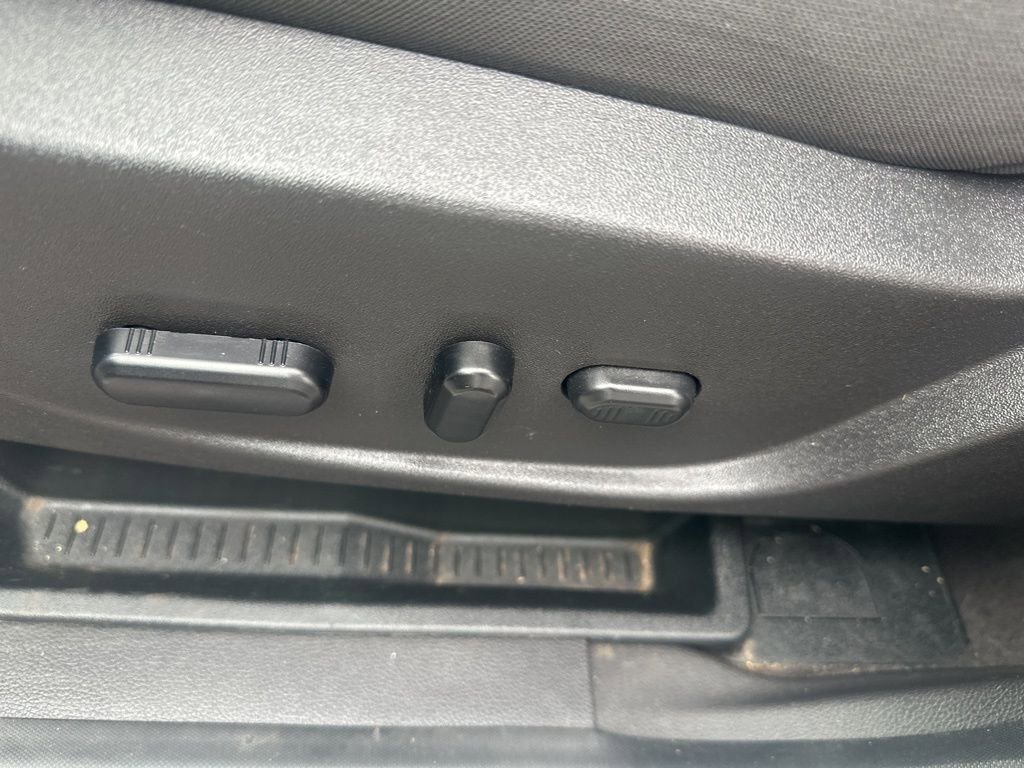 Used 2019 Ford Escape SE image 5