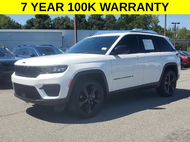 Certified 2024 Jeep Grand Cherokee Altitude RWD image 4