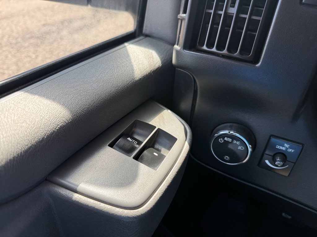 Used 2018 GMC Savana 2500 w/ Driver Convenience Package RWD image 22