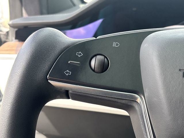 Used 2022 Tesla Model X image 27