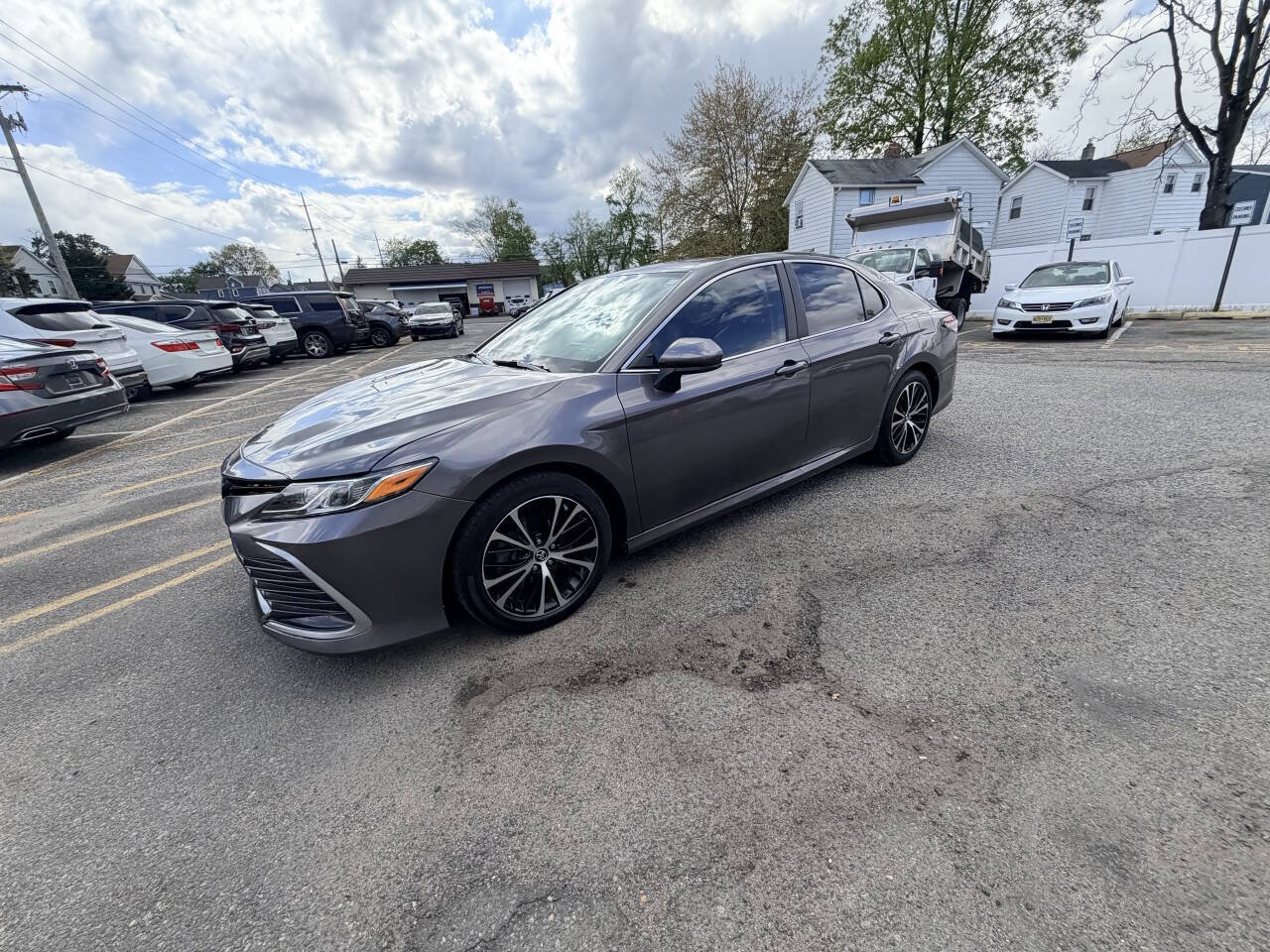 Used 2021 Toyota Camry LE FWD image 31
