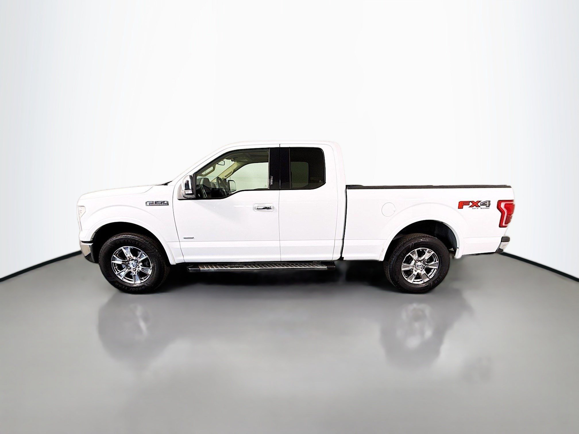 Used 2015 Ford F150 Lariat w/ Equipment Group 502A Luxury AWD/4WD image 6