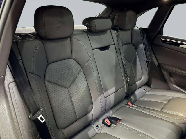 Used 2024 Porsche Macan image 77