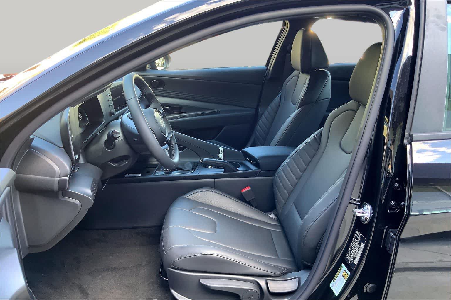 New 2026 Hyundai Elantra SEL Sport FWD image 7
