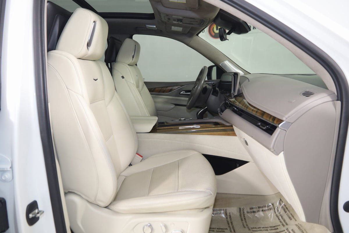 Used 2021 Cadillac Escalade Sport Platinum AWD/4WD image 13