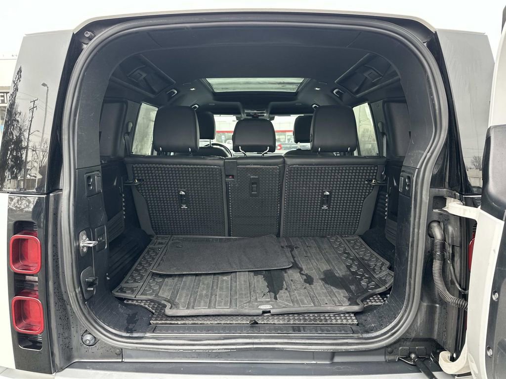 Used 2023 Land Rover Defender 110 S image 10