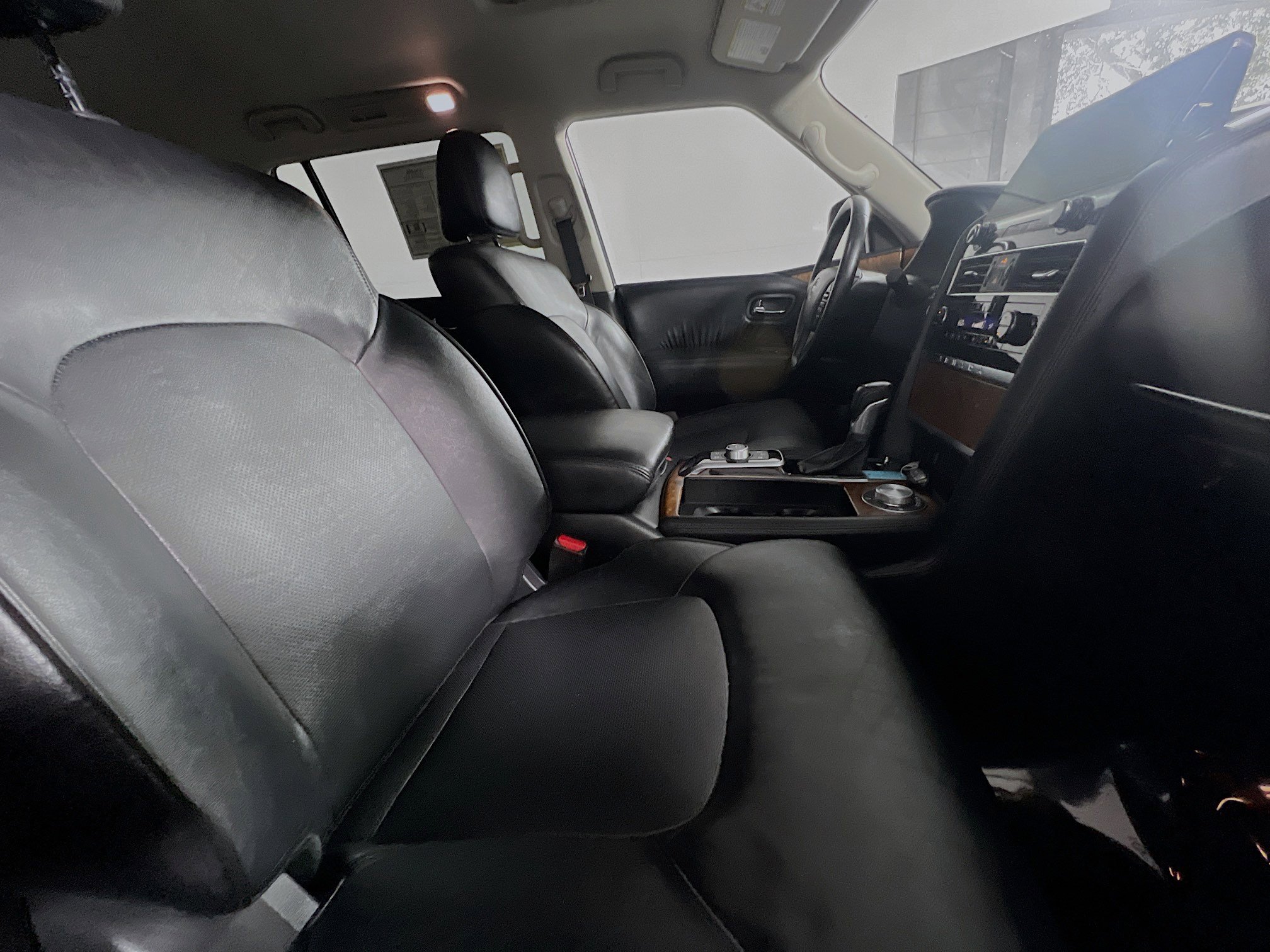 Used 2024 Nissan Armada SL image 31