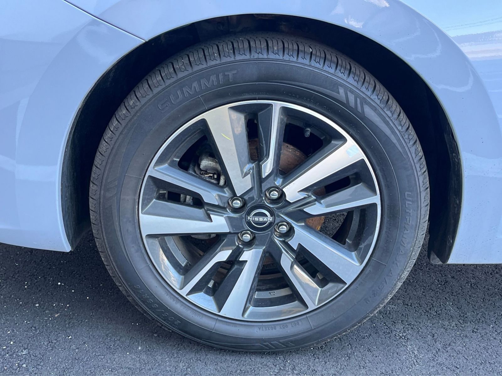 Used 2025 Nissan Versa SV image 25