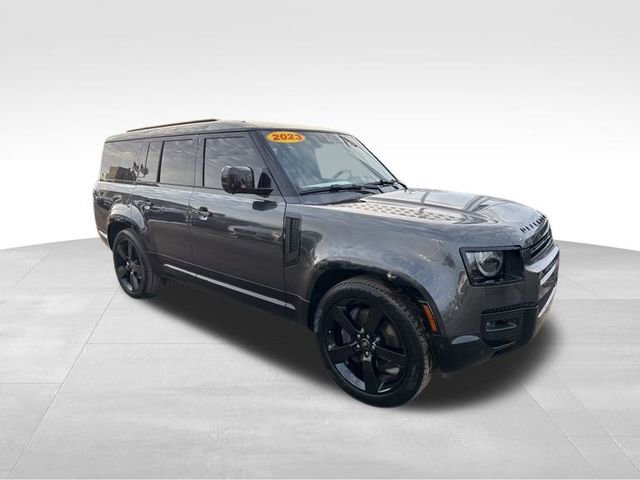 Used 2023 Land Rover Defender 130 X-Dynamic SE image 3