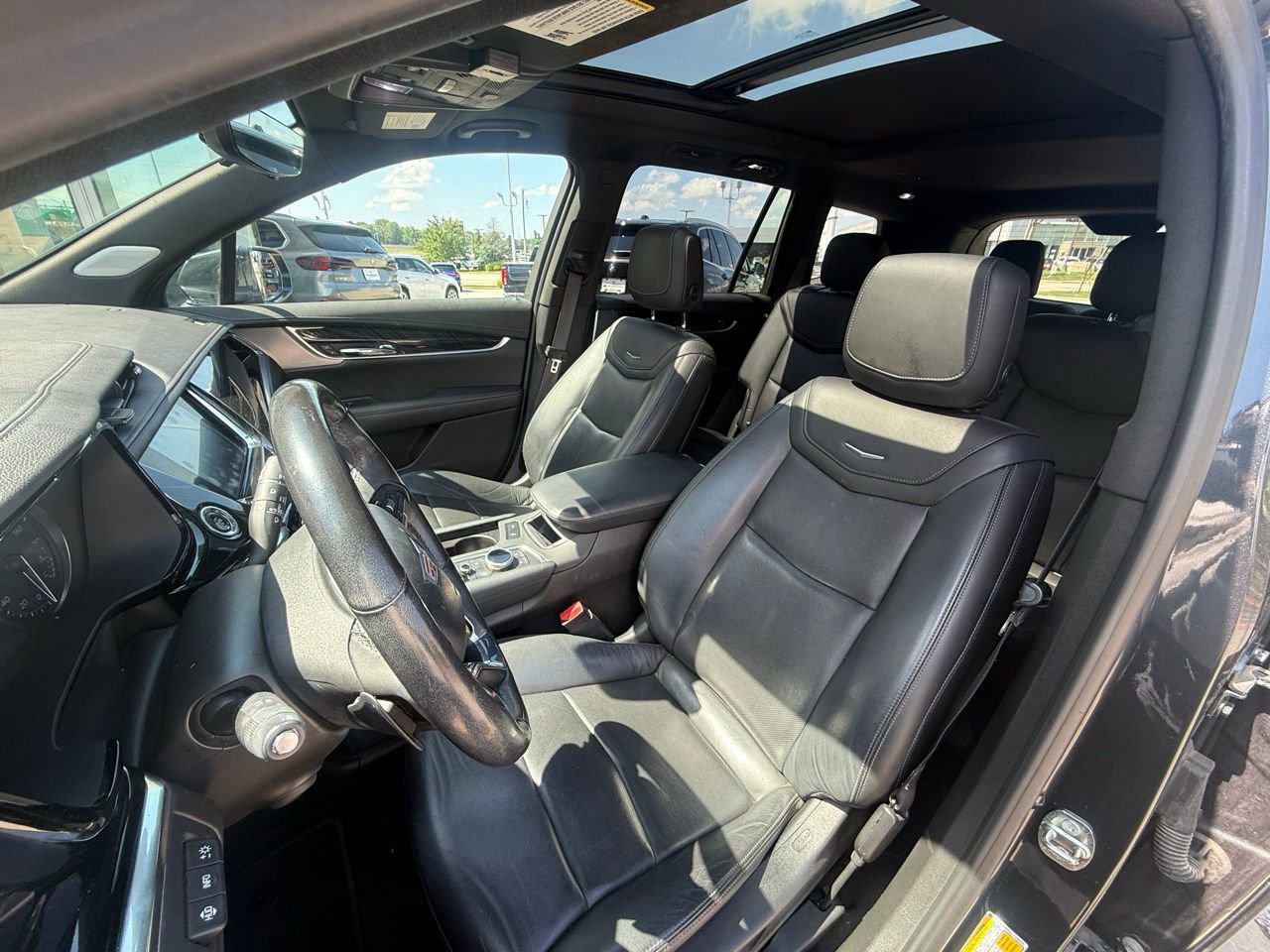 Used 2020 Cadillac XT6 Premium Luxury AWD/4WD image 4