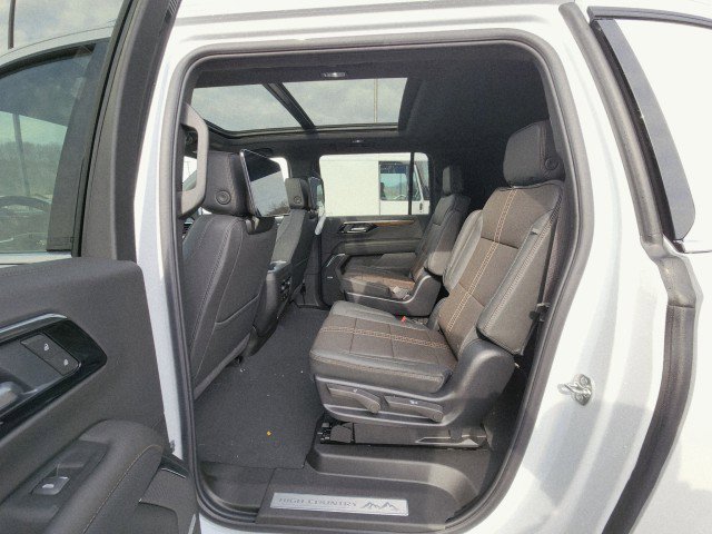 New 2026 Chevrolet Suburban High Country image 23