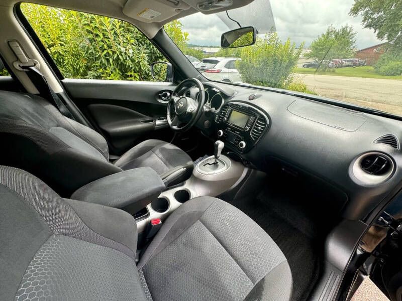 Used 2015 Nissan Juke SV w/ Technology Package AWD/4WD image 12