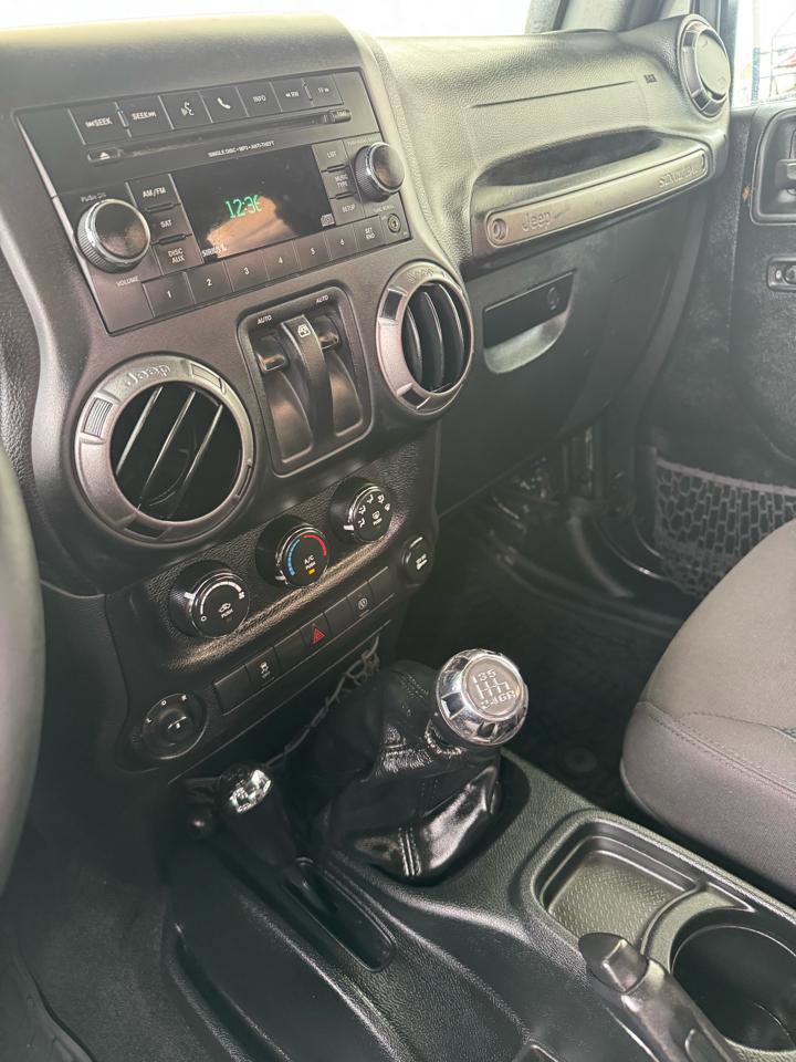 Used 2017 Jeep Wrangler Sport AWD/4WD image 15
