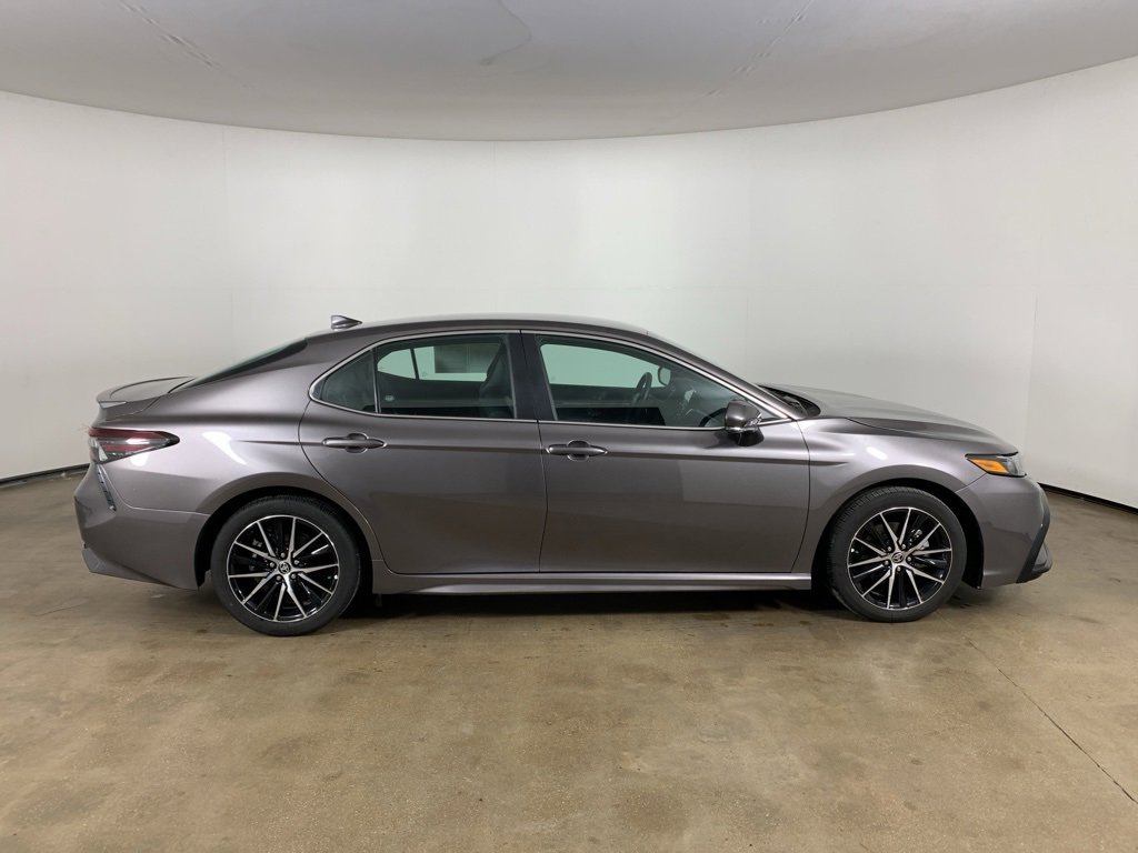 Used 2024 Toyota Camry SE w/ Convenience Package image 7