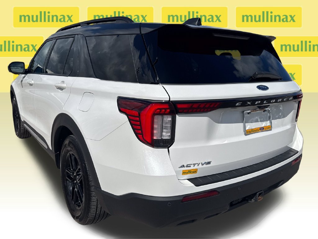 Used 2025 Ford Explorer Active RWD image 9