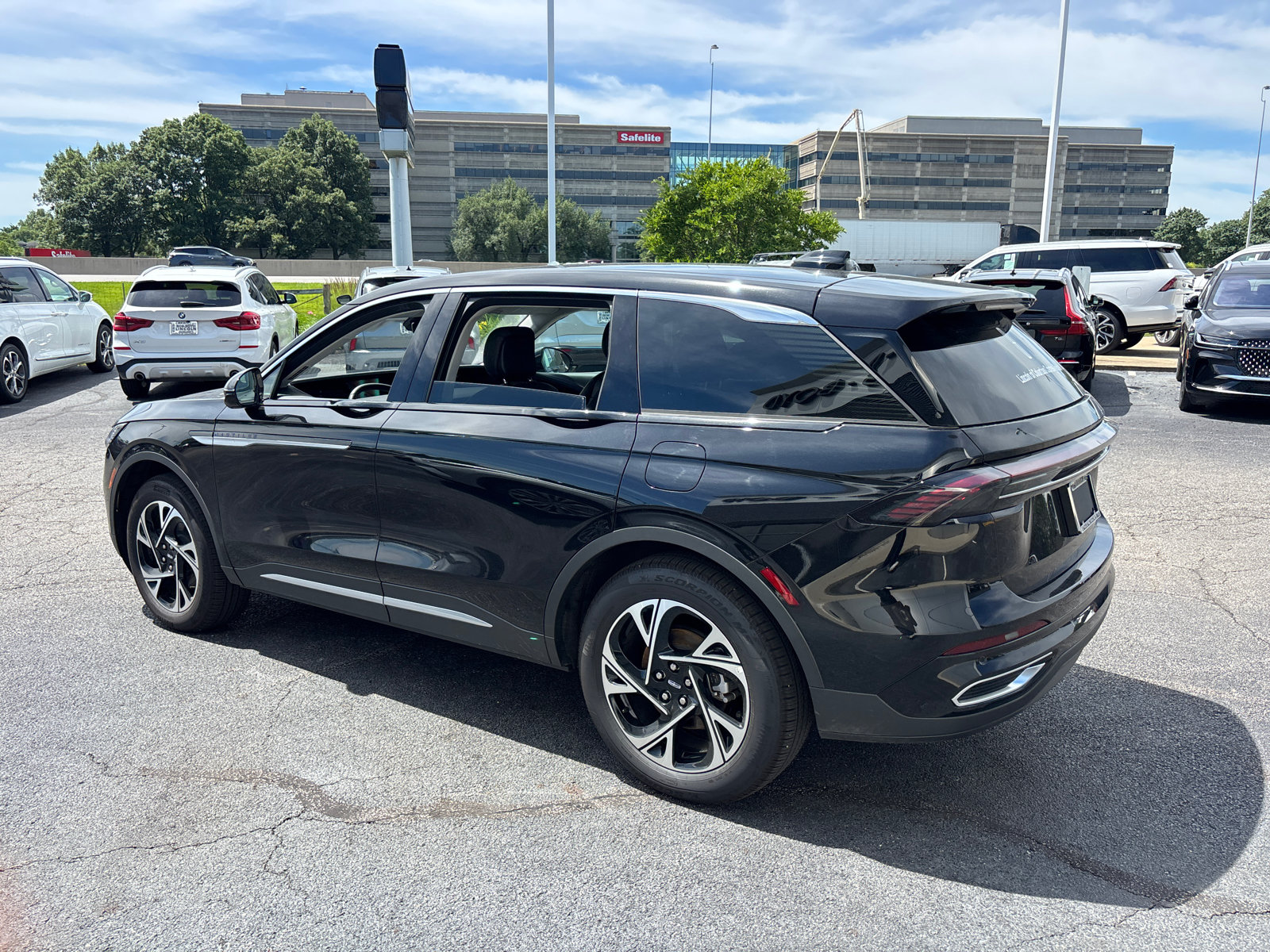 New 2026 Lincoln Nautilus Premier AWD/4WD image 5