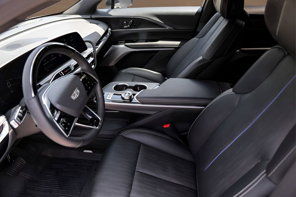 Certified 2025 Cadillac Lyriq Sport w/ LPO, Floor Liner Package AWD/4WD image 8