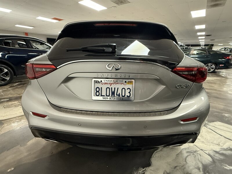 Used 2019 INFINITI QX30 w/ Cargo Package FWD image 4