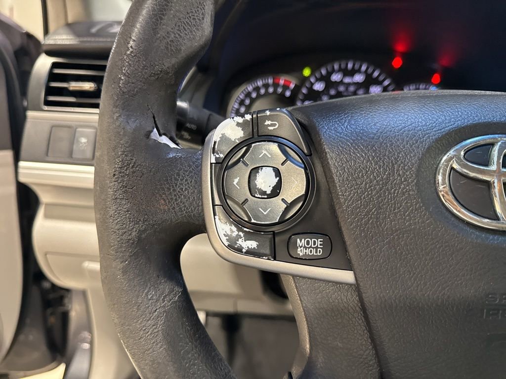 Used 2014 Toyota Camry LE FWD image 12