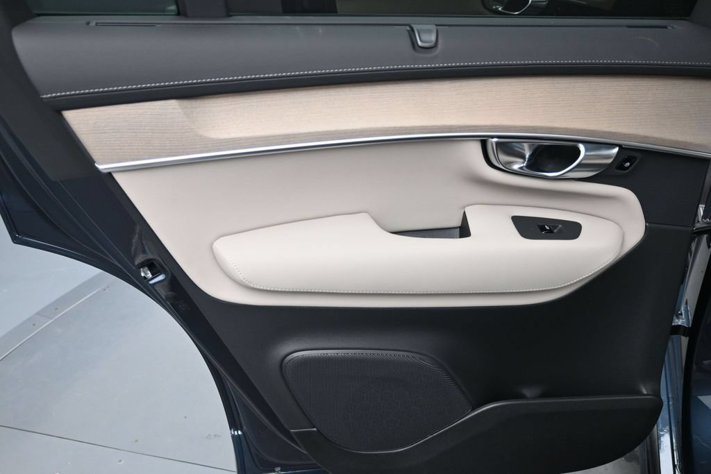 New 2026 Volvo XC90 B6 Ultra w/ Protection Package AWD/4WD image 19